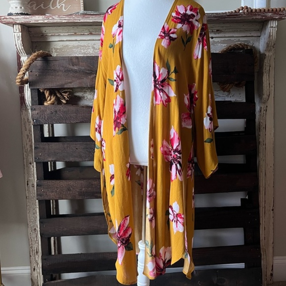 🟠ANDREE BY UNIT Floral Kimono in Gold/Pink MED